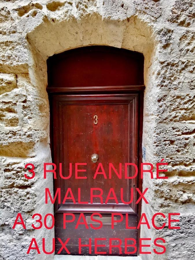 Appartement A 50 M De La Place Aux Herbes Юзес Екстер'єр фото