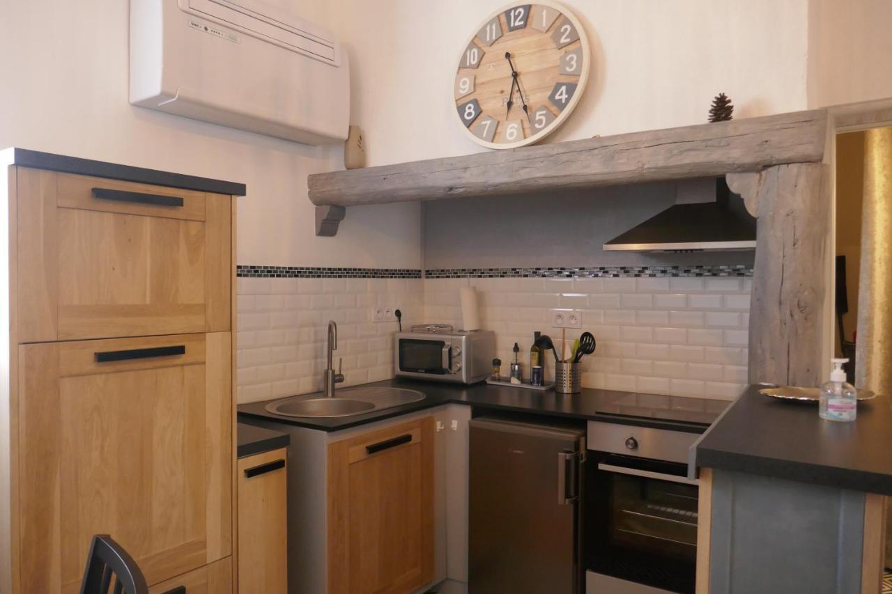 Appartement A 50 M De La Place Aux Herbes Юзес Екстер'єр фото
